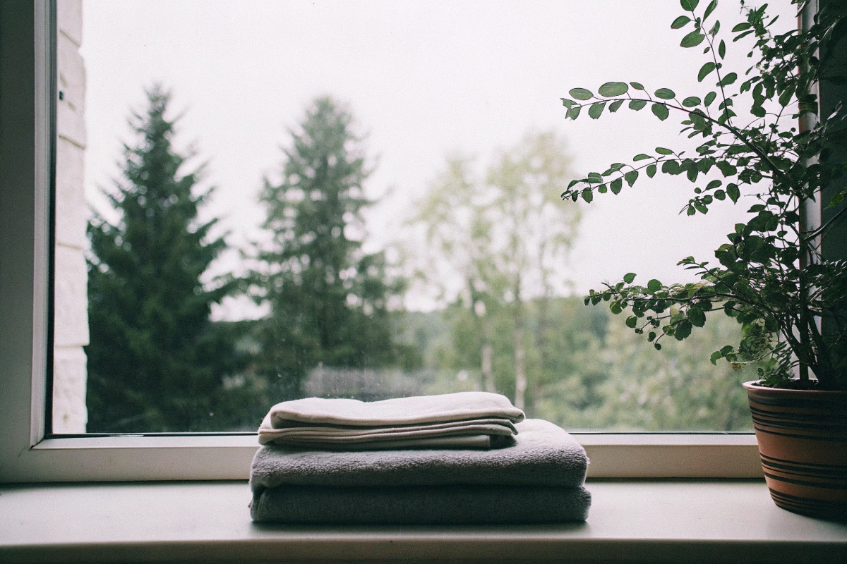 Linge propre plié : conseils de lavage en laverie automatique